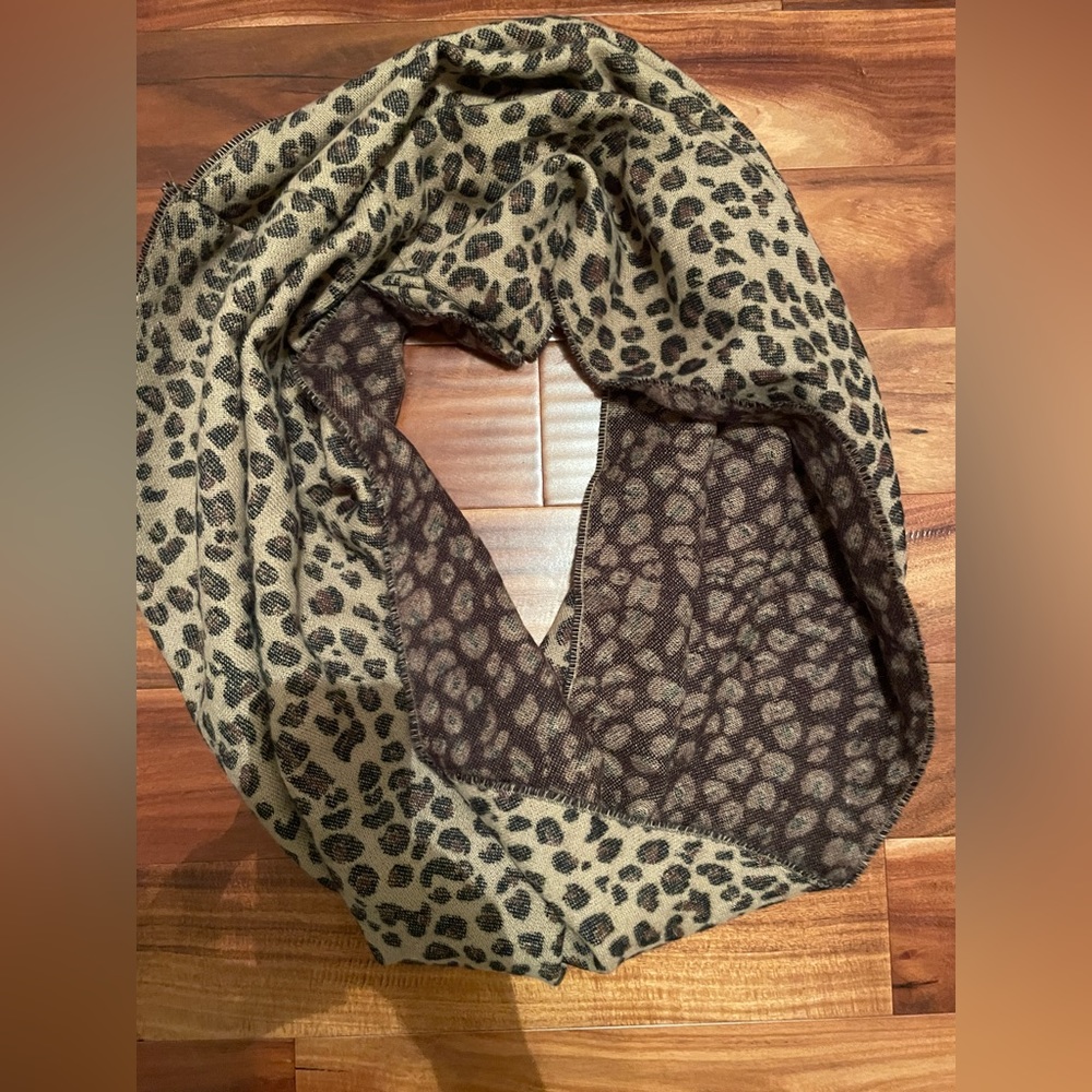 BP leopard scarf